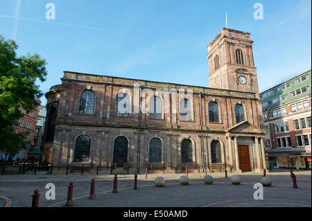 St Ann's Church situé dans St Ann's Square Salon du centre-ville de Manchester. Banque D'Images