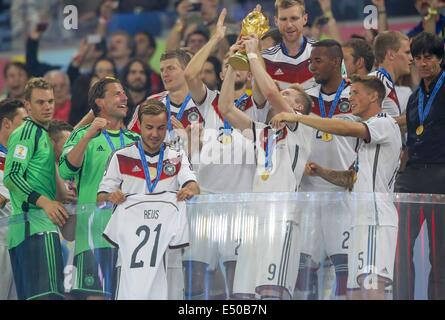 Rio de Janeiro, Brésil. Le 13 juillet, 2014. Finale de la Coupe du monde. L'Allemagne contre l'Argentine. Mario Goetze Marco Reus entraîneur allemand Joachim Loew Jogi Andreas Schurrle Manuel Neuer Philipp Lahm Thomas Mueller Mesut Oezil Lukas Podolski Matthias Ginter © Plus Sport Action/Alamy Live News Banque D'Images