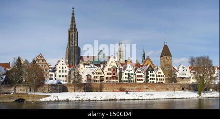 La neige sur les toits d'Ulm Banque D'Images