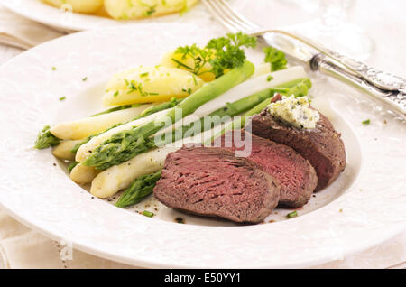 Steak aux asperges Banque D'Images