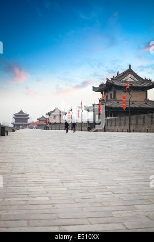 La ville de Xian wall at Dusk Banque D'Images