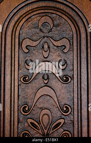 Porte en bois brun fragment Banque D'Images
