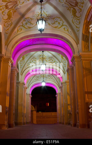 Théâtre de ballet et d'Opéra d'Odessa dans la nuit Banque D'Images