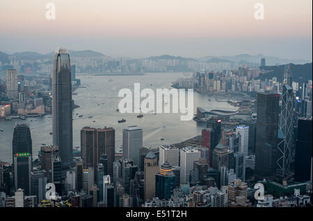 Vue générale de l'horizon de Hong Kong et le port de Victoria à Hong Kong Banque D'Images