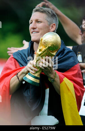 Fête de bienvenue de la German Nationalteam, le nouveau Champion du Monde de football, à la porte de Brandebourg à Berlin, Bastian Schweinsteiger. Banque D'Images