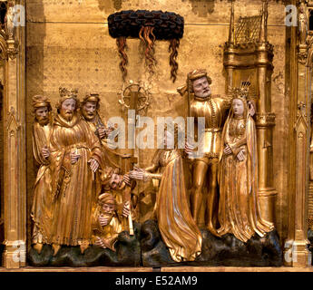 Le retable des Saints et des Martyrs de la fin du XIVe siècle (1390), un chef-d'œuvre de l'art gothique international flamand sculpté par Jacques de Baerze avec des panneaux peints par Melchior Broederlam, Musée des Beaux-Arts de Dijon, Bourgogne, France. Banque D'Images