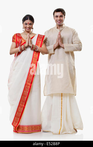 Portrait d'un couple Bengali greeting Banque D'Images