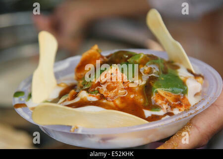 Close-up of delicious chat papri Banque D'Images