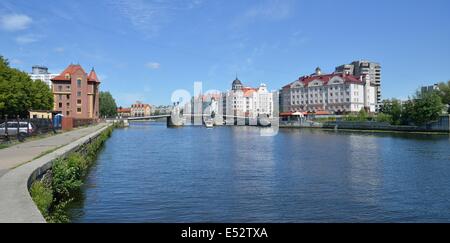 Digue de la village de pêcheurs. Kaliningrad Banque D'Images