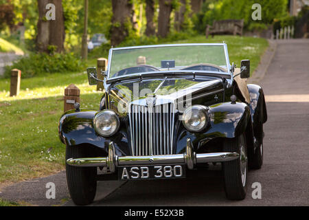 Une voiture classique noir MG TF, England, UK Banque D'Images