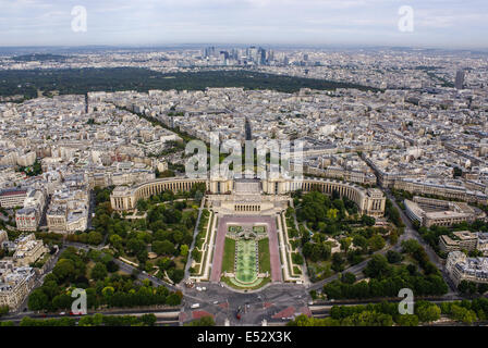 Vue aérienne de Paris de la tour Eiffel. Banque D'Images