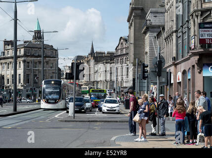 Scène de rue Princes Street d'Édimbourg Banque D'Images