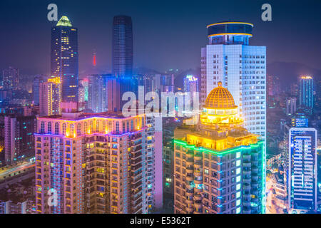 Guiyang, Chine centre-ville cityscape at night. Banque D'Images