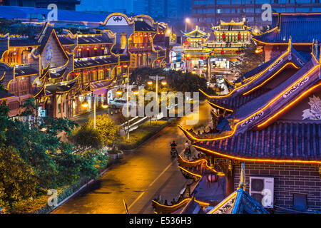 Chengdu, Chine au Qintai Road traditionnel district. Banque D'Images