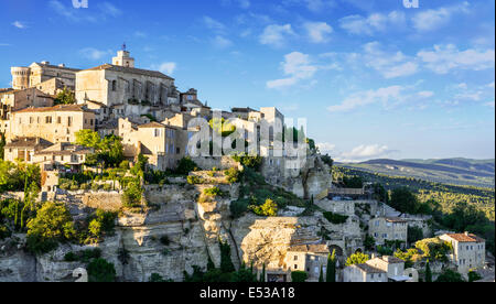 Gordes célèbre village médiéval dans le sud de la France Banque D'Images