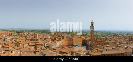 Depuis le haut de Il Museo dell'Opera del Duomo. Le meilleur point d'observation de Sienne. Un panorama à couper le souffle avec vue sur Sie Banque D'Images
