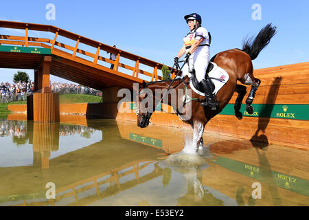 Aix-la-Chapelle, Allemagne. 19 juillet, 2014. Cavalier britannique Zara Phillips sur son cheval haut royaume en action au cours de l'événement concours complet du CHIO à Aix-la-Chapelle, Allemagne, 19 juillet 2014. Photo : ROLF VENNENBERND/DPA/Alamy Live News Banque D'Images