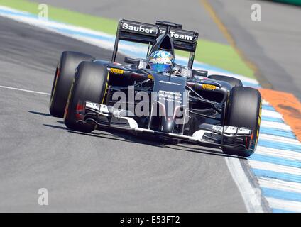 Hockenheim, Allemagne. 18 juillet, 2014. Pilote de Formule 1 Allemand Adrian Sutil de team Sauber durant la deuxième séance d'essais libres sur le circuit d'Hockenheim race track à Hockenheim, Allemagne : Action Crédit Plus Sport/Alamy Live News Banque D'Images