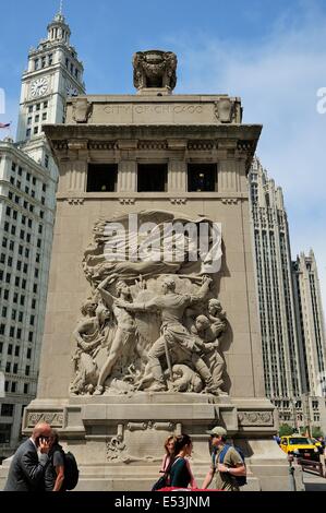 Chicago's Du Sabal ou Michigan Avenue Bridge tower la sculpture. Banque D'Images