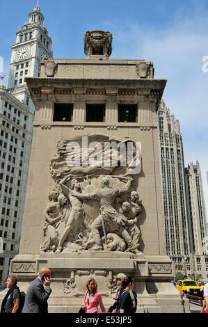 Chicago's Du Sabal ou Michigan Avenue Bridge tower la sculpture. Banque D'Images