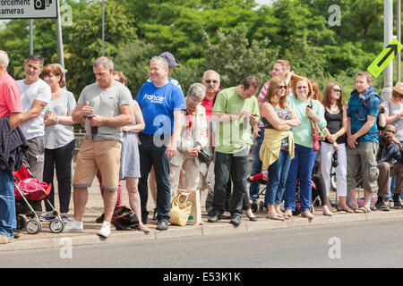 Tour de France 2014 spectateurs dans l'Est de Londres, Angleterre Banque D'Images