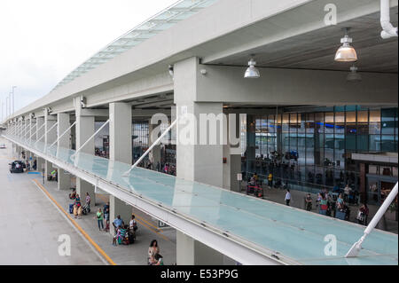 Les passagers arrivant et partant au Terminal International de l'aéroport Hartsfield-Jackson d'Atlanta. USA. Banque D'Images