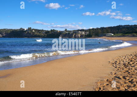 Hiverne sur Avalon Beach, l'une des célèbres plages du nord de Sydney, en Nouvelle-galles du sud, en Australie Banque D'Images