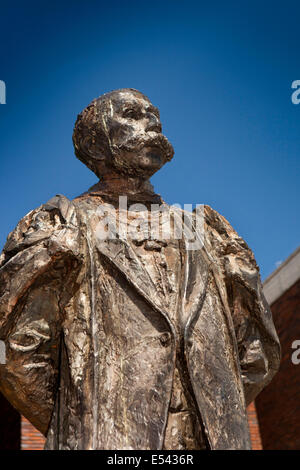 Royaume-uni, Angleterre, Worcestershire, Worcester, High Street, statue d'Edward Elgar Banque D'Images