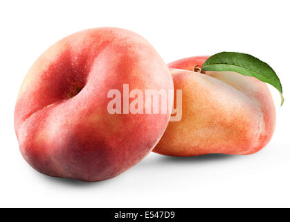 Ripe peach fig avec des feuilles isolées sur fond blanc Banque D'Images