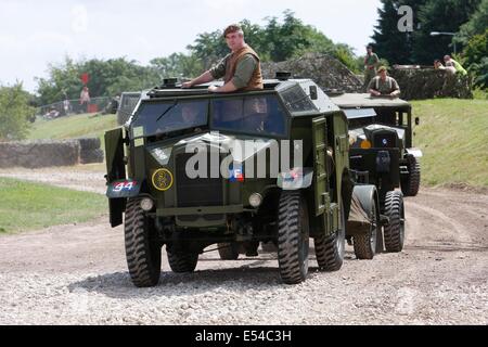 La Morris C8 et tracteur d'artillerie Canon 25 - Bovington Banque D'Images