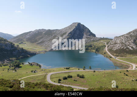 Les Lacs de Covadonga paysage en Espagne Banque D'Images