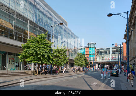 Le magasin Marks and Spencer à l'ouest de l'extrémité inférieure de la Market Street, et Corporation Street, à Manchester, au Royaume-Uni. Banque D'Images