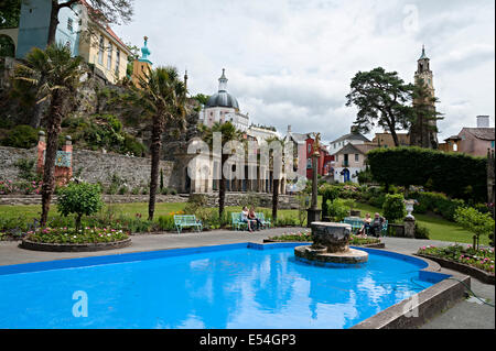 Vues de l'architecture italienne village portmeirion au Pays de Galles Banque D'Images