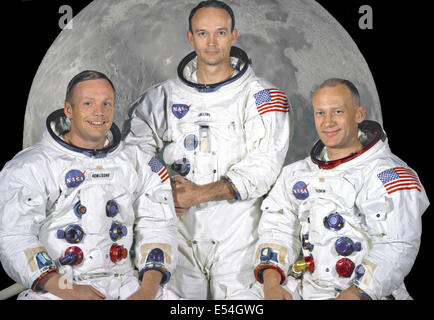 Portrait du premier équipage de l'alunissage d'Apollo 11 mission au Johnson Space Center le 1 mai 1969 à Houston, Texas. De gauche à droite sont : Commandant, Neil A. Armstrong, pilote du module de commande, Michael Collins, pilote du module lunaire, et d'Edwin E. Aldrin Jr. le 20 juillet 1969 à 4:18 pm HAE, le module lunaire Eagle' 'a atterri dans une région de la Lune appelé la Mare Tranquillitatis, également connu sous le nom de la mer de la tranquillité. Banque D'Images