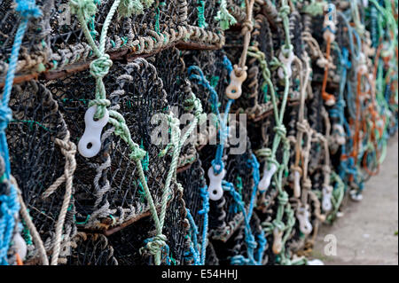 Filets de pêche sur la pêche du homard et du crabe keyside aberdovey Harbour Banque D'Images