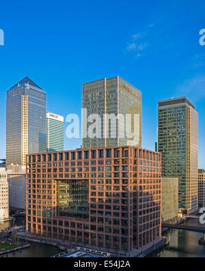 Vue sur Canary Wharf Tower, HSBC Bank, Morgan Stanley, J P Morgan et 40, rue Bank à Canary Wharf, London, UK Banque D'Images