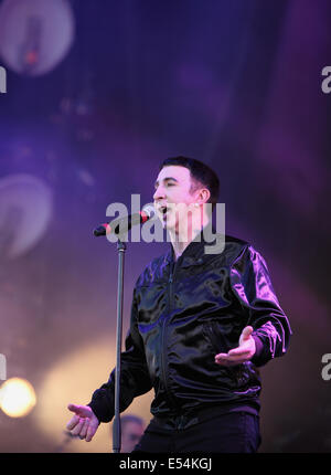 Perth, en Écosse. 20 juillet, 2014. . 20 juillet, 2014. Marc Almond, jouer le Rewind Ecosse Festival, Scone Palace, Perth, dimanche 20 juillet 2014, le Crédit : Derek Allan/Alamy Live News Banque D'Images