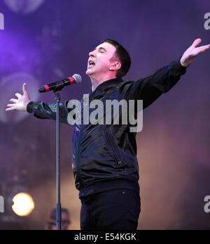 Perth, en Écosse. 20 juillet, 2014. . 20 juillet, 2014. Marc Almond, jouer le Rewind Ecosse Festival, Scone Palace, Perth, dimanche 20 juillet 2014, le Crédit : Derek Allan/Alamy Live News Banque D'Images