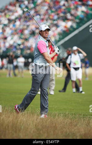 Hoylake, Angleterre. 20 juillet, 2014. Rory McIlroy (NIR) Golf : Rory McIlroy de l'Irlande du Nord regarde son tir sur le 5ème trou lors de la ronde finale du 143e British Open Championship au Royal Liverpool Golf Club à Hoylake, Angleterre . Credit : Koji Aoki/AFLO SPORT/Alamy Live News Banque D'Images