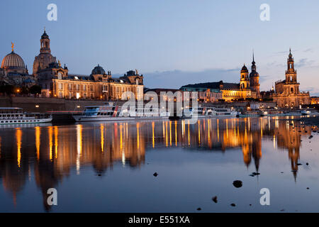 Cityscape Dresde et Elbe, Saxe, Allemagne, Europe Banque D'Images