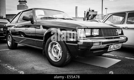 Une voiture de sport compacte Toyota Celica Liftback (troisième génération), 1983. Blacl et blanc. 27e jour - Berlin Brandebourg Oldtimer Banque D'Images