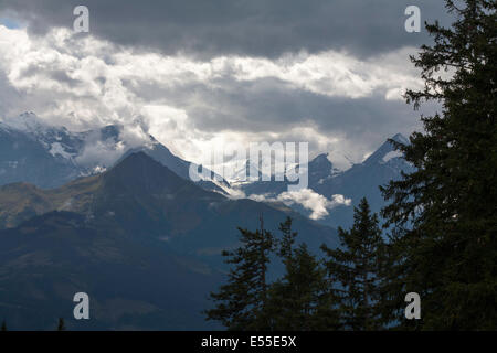 Le Hoher Tenn et grosses Weisbachhorn et le Kitzsteinhorn au-dessus du Zeller See Zell am See Salzbourg Autriche Banque D'Images