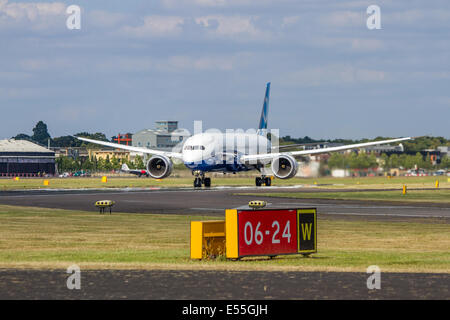 Étirée Boeing 787-9 Dreamliner au salon Farnborough International Air Show le 15 juillet 2014 Banque D'Images