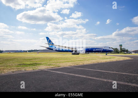 Étirée Boeing 787-9 Dreamliner au salon Farnborough International Air Show le 15 juillet 2014 Banque D'Images