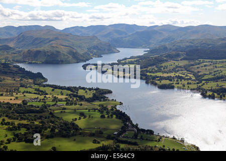 Vue aérienne du lac Ullswater dans le Lake District, UK Banque D'Images