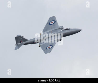 English Electric Canberra conservé PR9 de Kemble, milieu de l'escadron aérien volant à la Farnborough International Airshow 2014 Banque D'Images