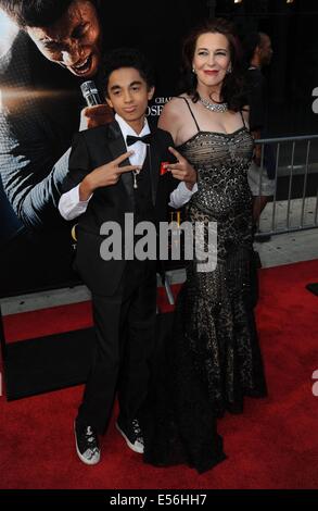 New York, USA. 21 juillet, 2014. James Brown II, Tomi Rae Brown à obtenir pour des arrivées jusqu'à Premiere, Apollo Theater, New York, NY 21 Juillet 2014 Crédit : © Kristin Callahan/Everett Collection/Alamy Live News Banque D'Images