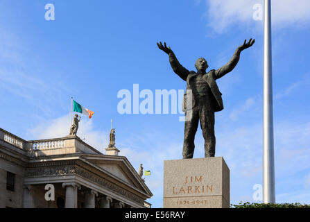 Statue de l'homme politique irlandais Jim Larkin dans O'Connell Street, Dublin, République d'Irlande, Irlande, Europe Banque D'Images