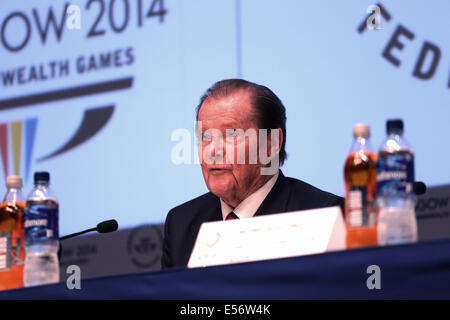 Centre de presse principal de SECC, Glasgow, Écosse, Royaume-Uni, mardi, 22 juillet 2014. Sir Roger Moore, Ambassadeur de bonne volonté de l'UNICEF, lors d'une conférence de presse, donne un aperçu du partenariat entre l'UNICEF et Glasgow 2014 et de la participation de l'UNICEF à la cérémonie d'ouverture des Jeux du Commonwealth de Glasgow 2014 Banque D'Images