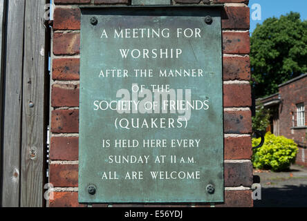 Culte quaker Avis de réunion sur le mur d'un friends meeting house, Hammersmith, Londres, Angleterre Banque D'Images